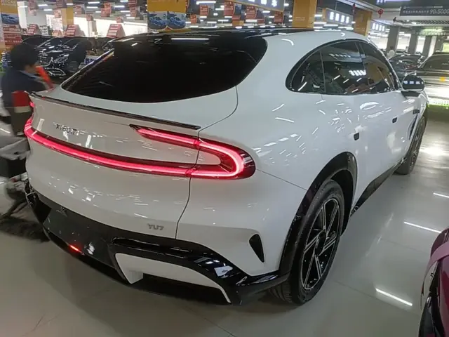 XIAOMI AUTO YU7 2025