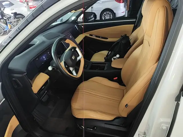 GEELY GALAXY L7 2023
