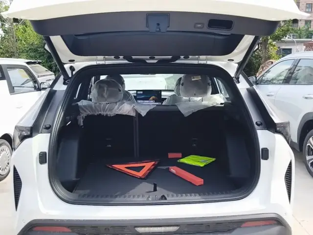 GEELY AUTO BOYUE COOL 2025