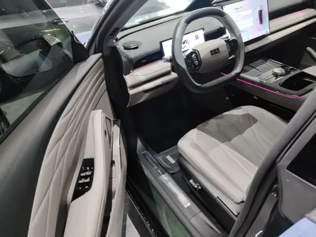 GEELY GALAXY 8 2025