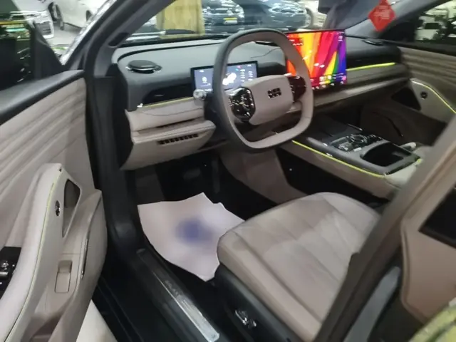 GEELY GALAXY 8 2025