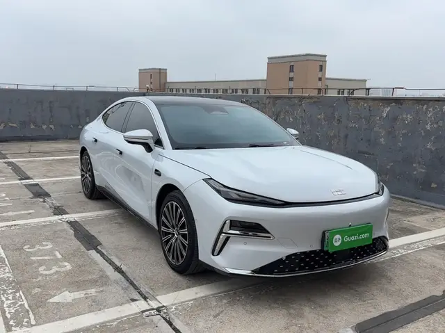 GEELY GALAXY 8 2025
