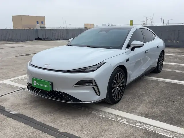 GEELY GALAXY 8 2025
