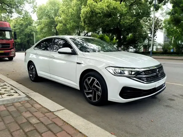 VOLKSWAGEN SAGITAR 2023