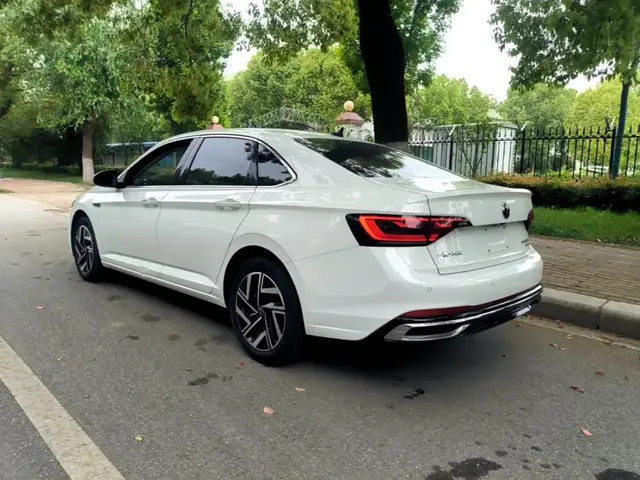 VOLKSWAGEN SAGITAR 2023
