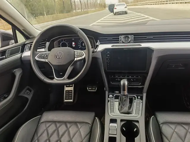 VOLKSWAGEN MAGOTAN LUXURY 2022