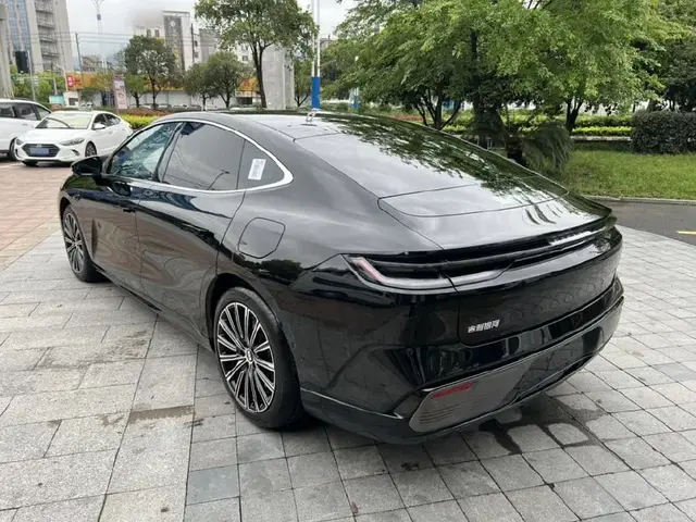 GEELY GALAXY STAR 8 2025