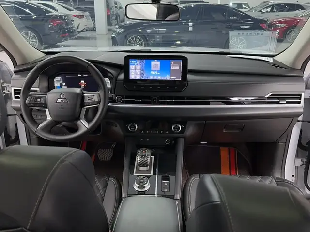 MITSUBISHI OUTLANDER PRESTIGE 2022