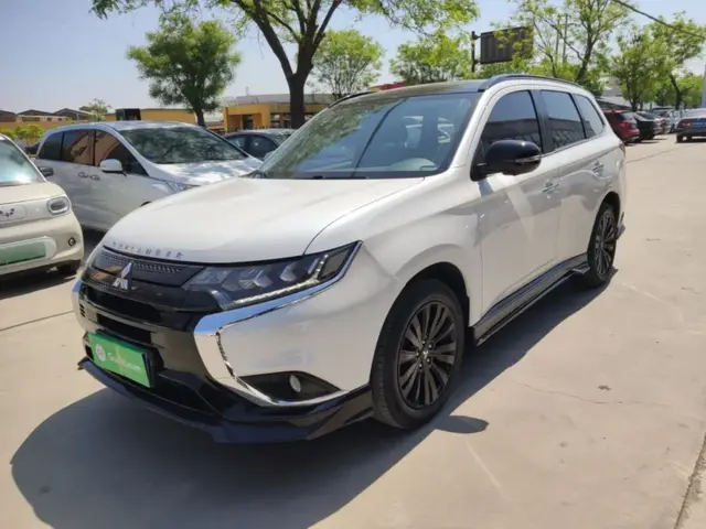 MITSUBISHI OUTLANDER 2022