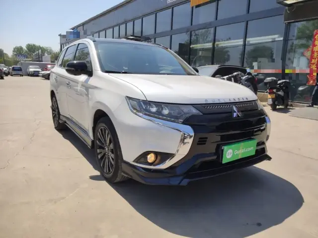 MITSUBISHI OUTLANDER 2022