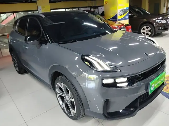 LYNK & CO 06 2022