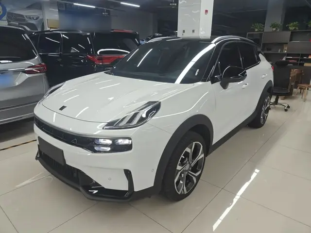 LYNK & CO 06 2024