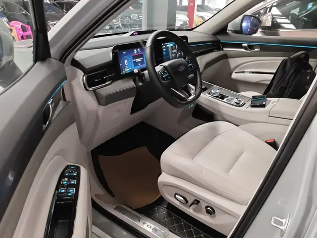 FORD EQUATOR LUXURY 2025
