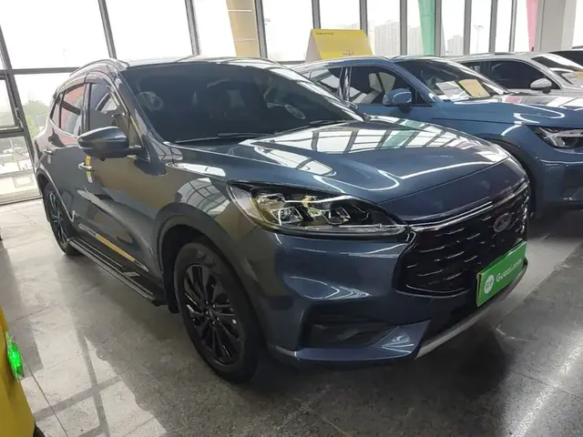 FORD ESCAPE 2024