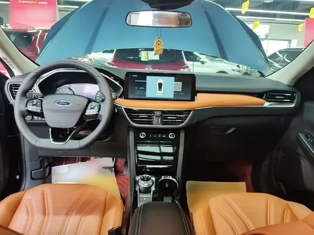 FORD ESCAPE 2024