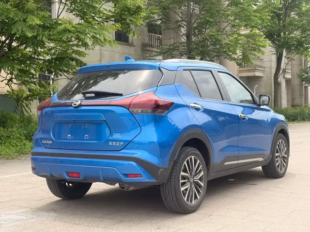NISSAN KICKS LUXURY 2022
