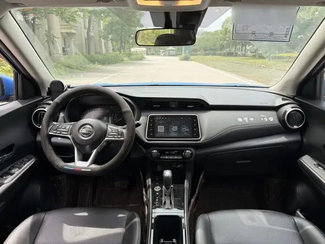 NISSAN KICKS LUXURY 2022
