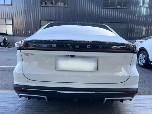 GEELY GALAXY L6 2024