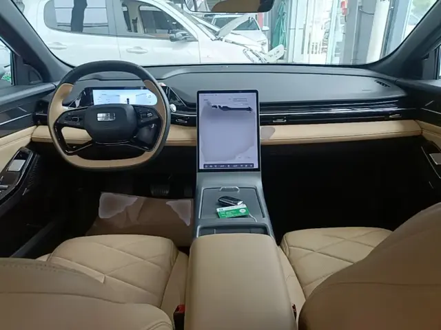 GEELY GALAXY L6 2023