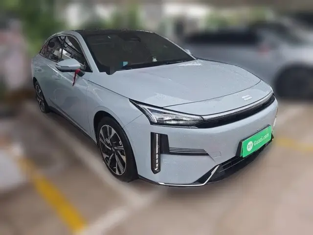 GEELY GALAXY L6 2024