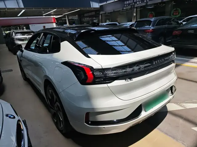 ZEEKR 001 2022