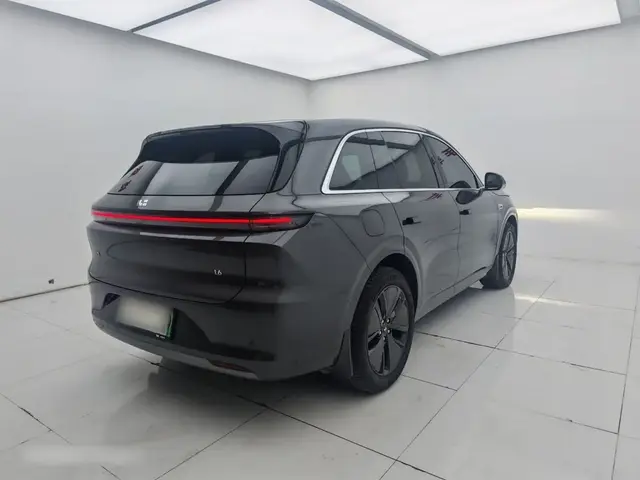 LI AUTO L6 2024