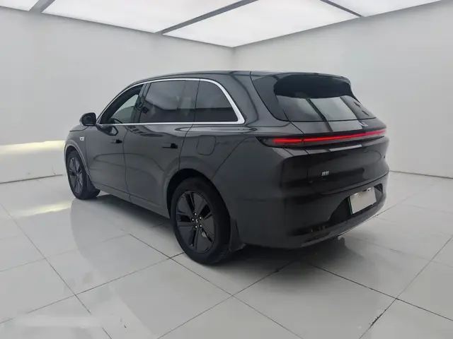LI AUTO L6 2024