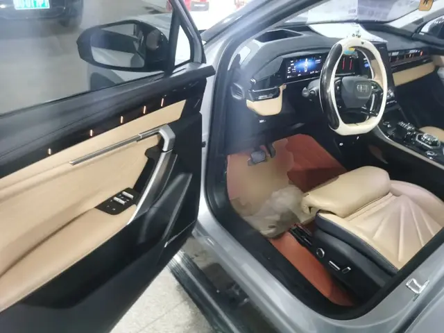 GEELY BOYUE L 2022