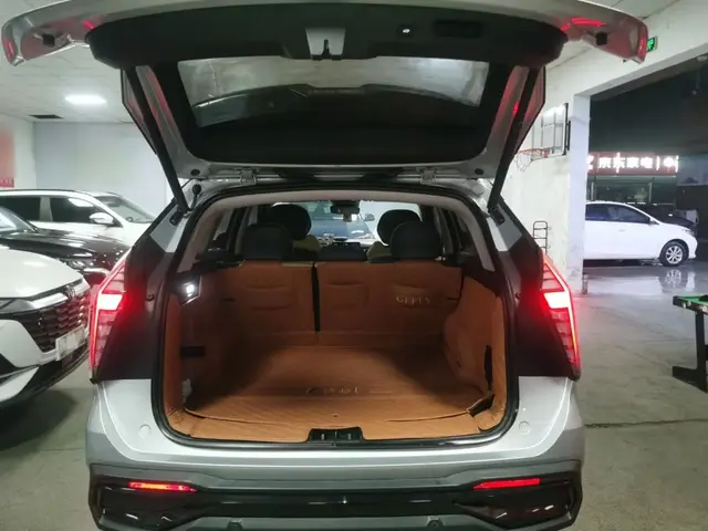 GEELY BOYUE L 2022