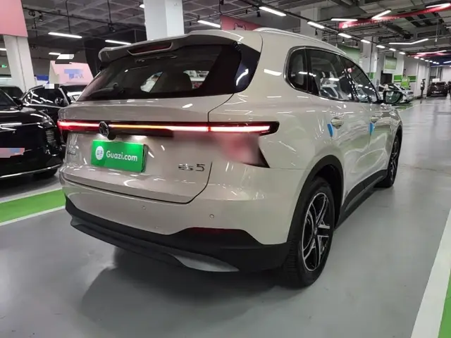 MG ES5 2024