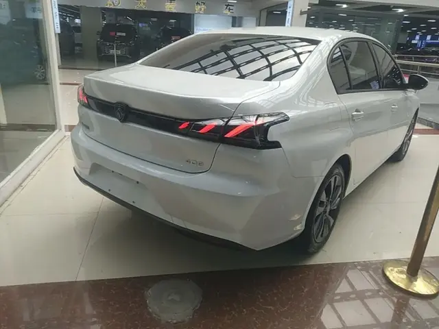PEUGEOT 408 2022