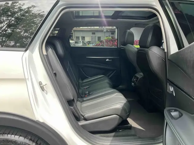 PEUGEOT 5008 2021