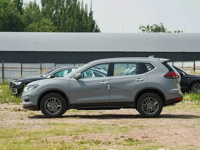 NISSAN X- TRAIL 2025