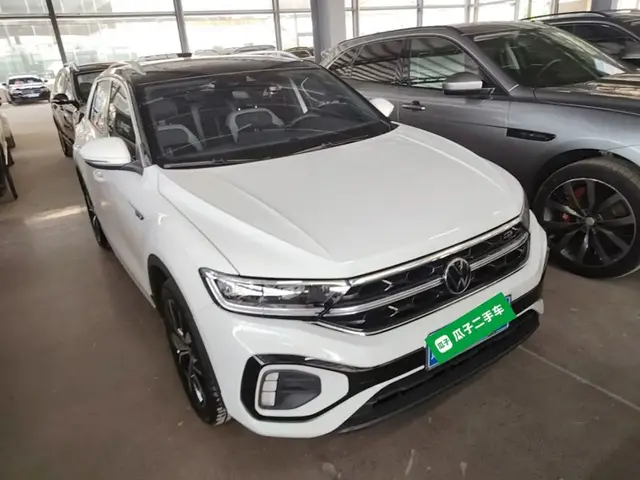 VOLKSWAGEN T-ROC 2023