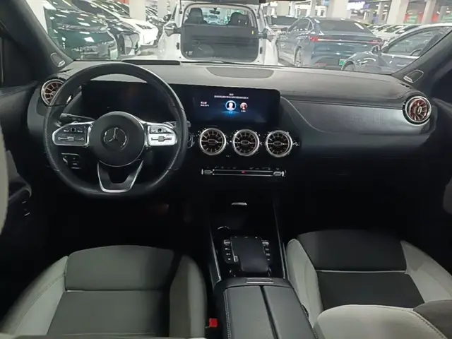 MERCEDES-BENZ EQA 2021