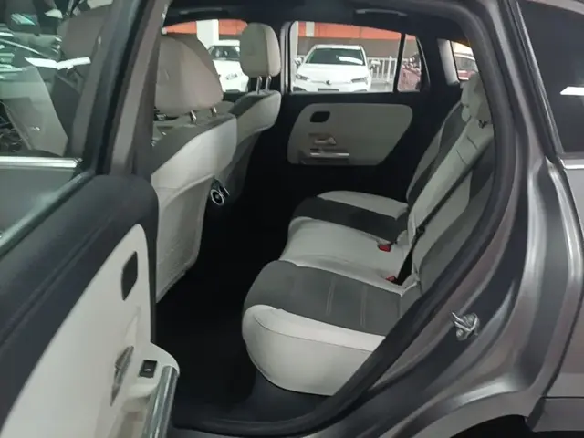 MERCEDES-BENZ EQA 2021