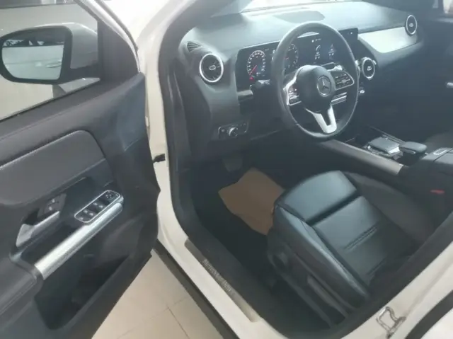 MERCEDES-BENZ GLA 2022