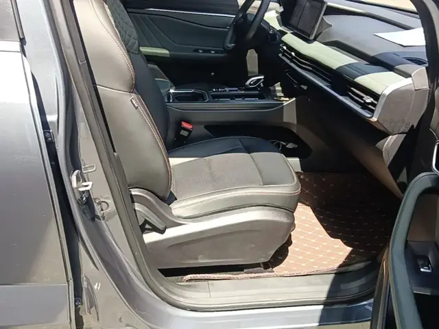GEELY OKAVANGO LUXURY 2023