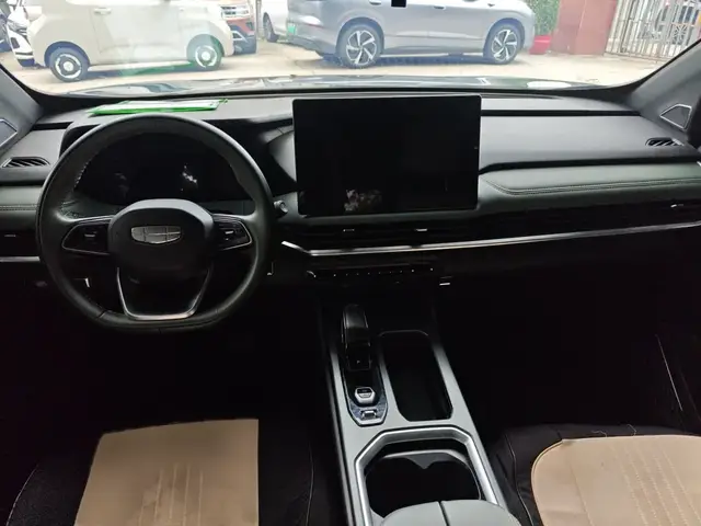 GEELY OKAVANGO PRESTIGE 2023