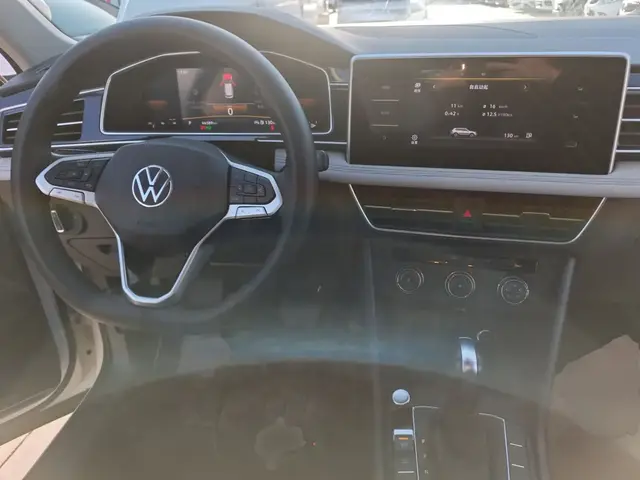 VOLKSWAGEN TIGUAN L 2022