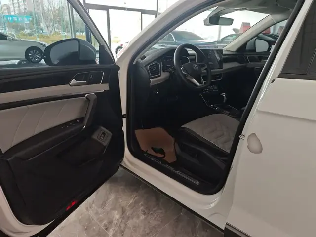 VOLKSWAGEN TAYRON LUXURY 2023