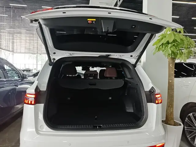 GEELY MONJARO 2023