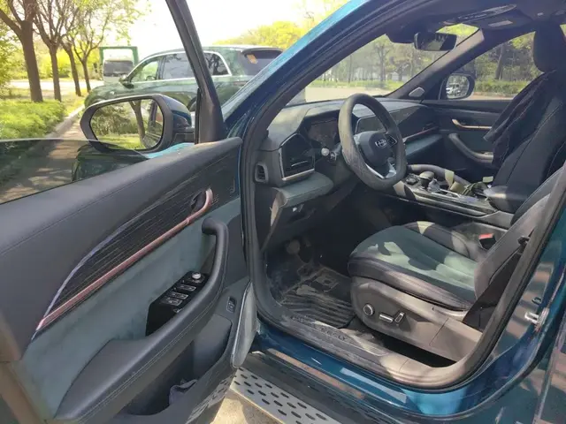 GEELY MONJARO 2022