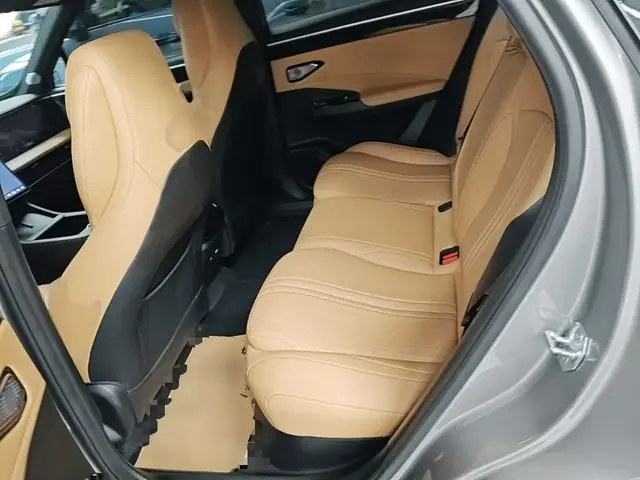 GEELY GALAXY L7 2023