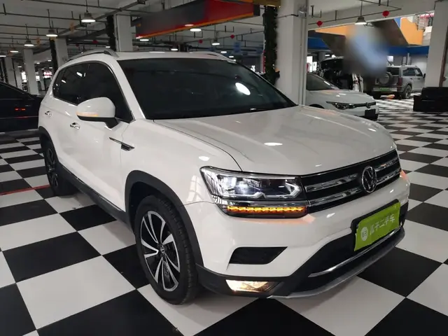 VOLKSWAGEN THARU LUXURY 2021