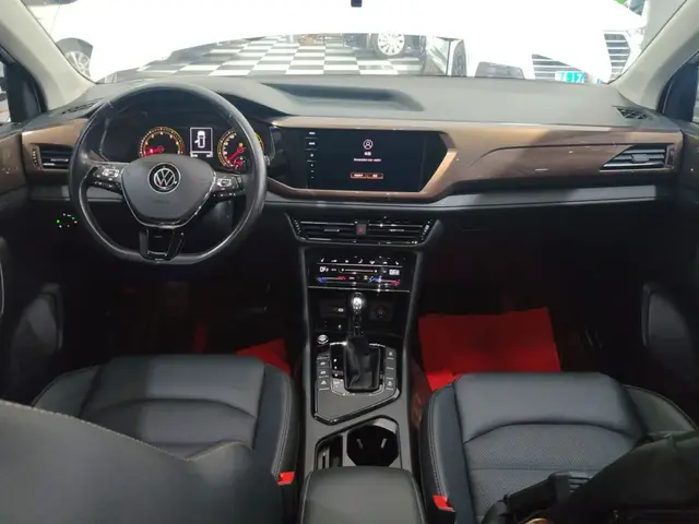 VOLKSWAGEN THARU LUXURY 2021