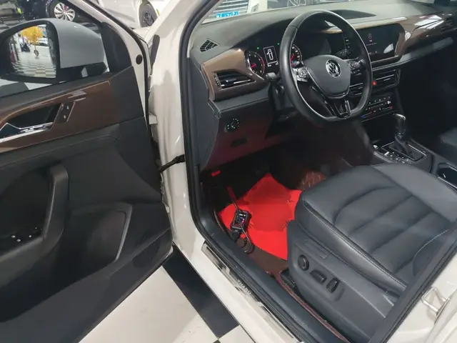 VOLKSWAGEN THARU LUXURY 2021