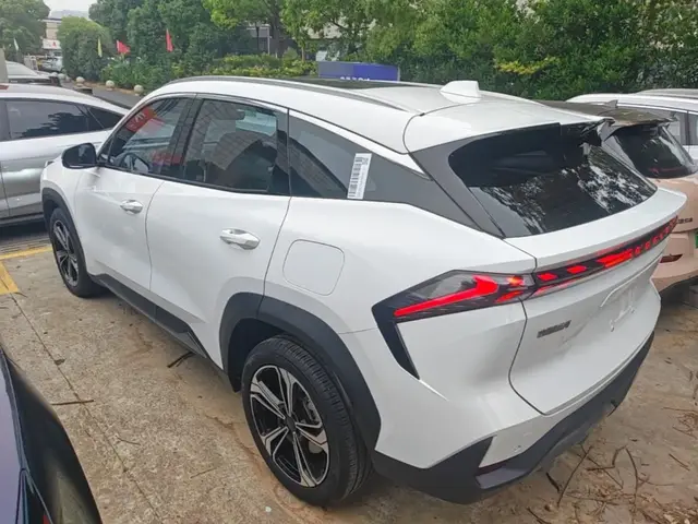 GEELY GALAXY L7 2023