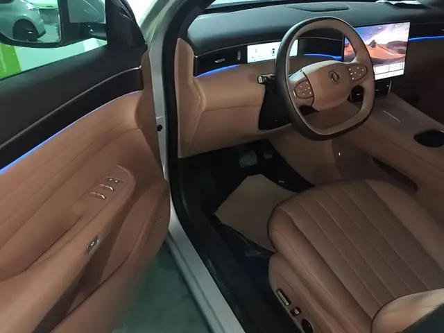 DONGFENG AEOLUS L8 2025
