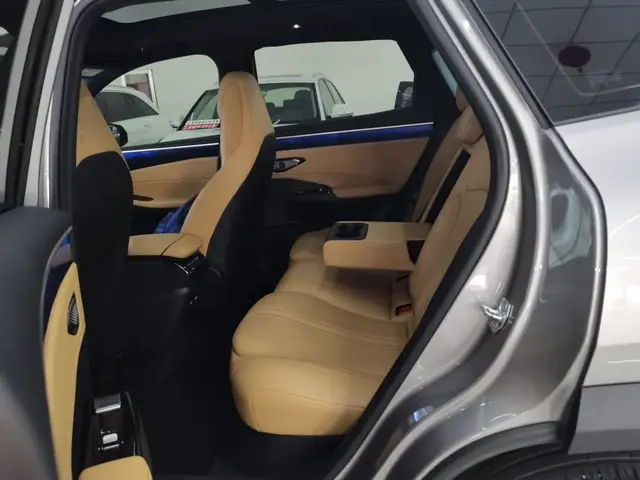 GEELY GALAXY L7 2023